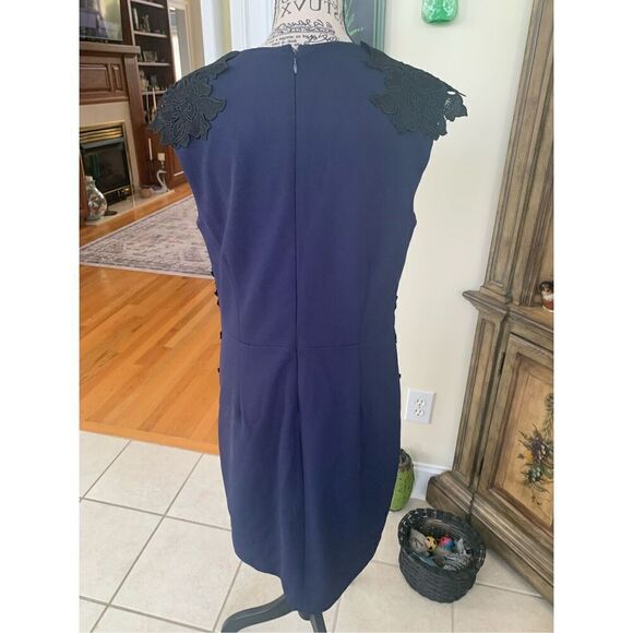 BETSEY JOHNSON, WOMEN'S 10 BLUE SHEATH DRESS, SLEEVELESS, BLACK LACE OVERLAY - Picture 2 of 6